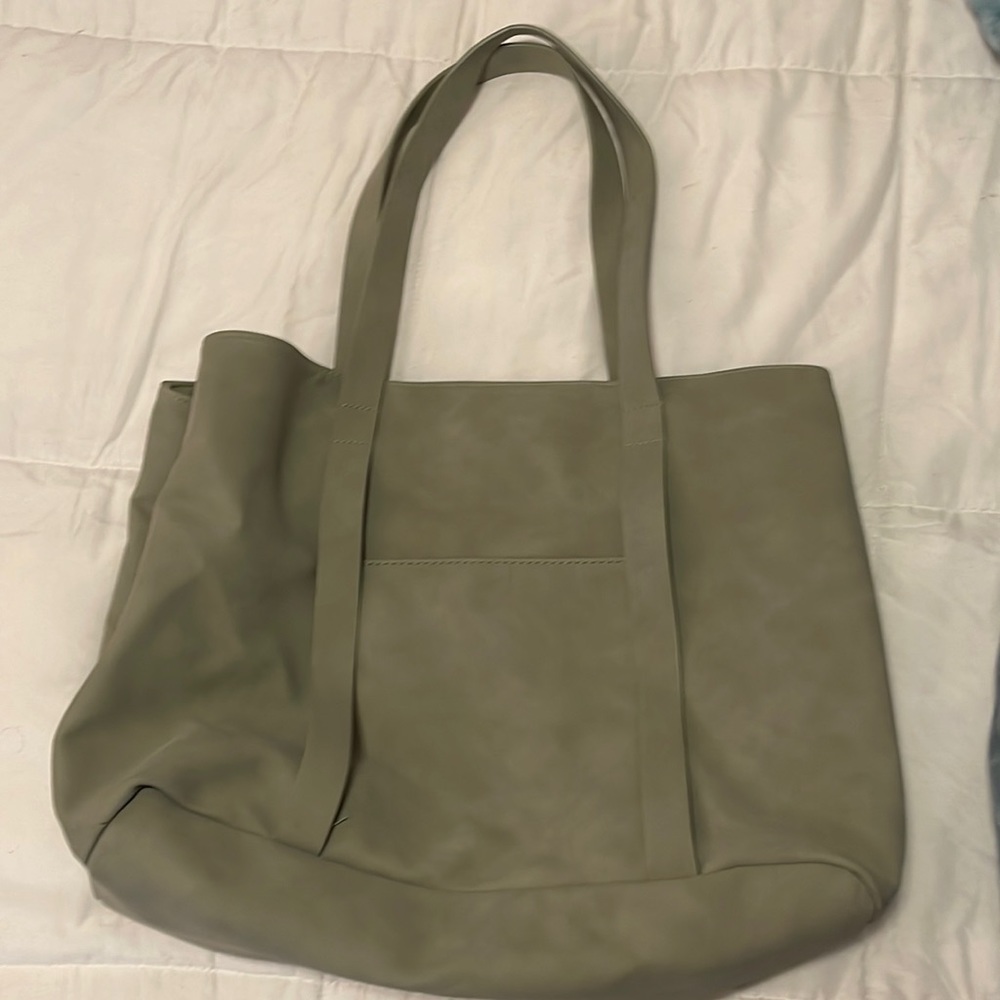 Universal Thread Tote